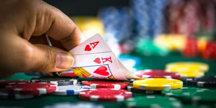 Kinh nghiệm khi chơi bài Poker